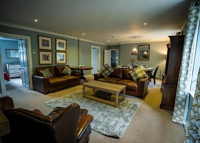 The Farmhouse, 6 Bed Property, Forres