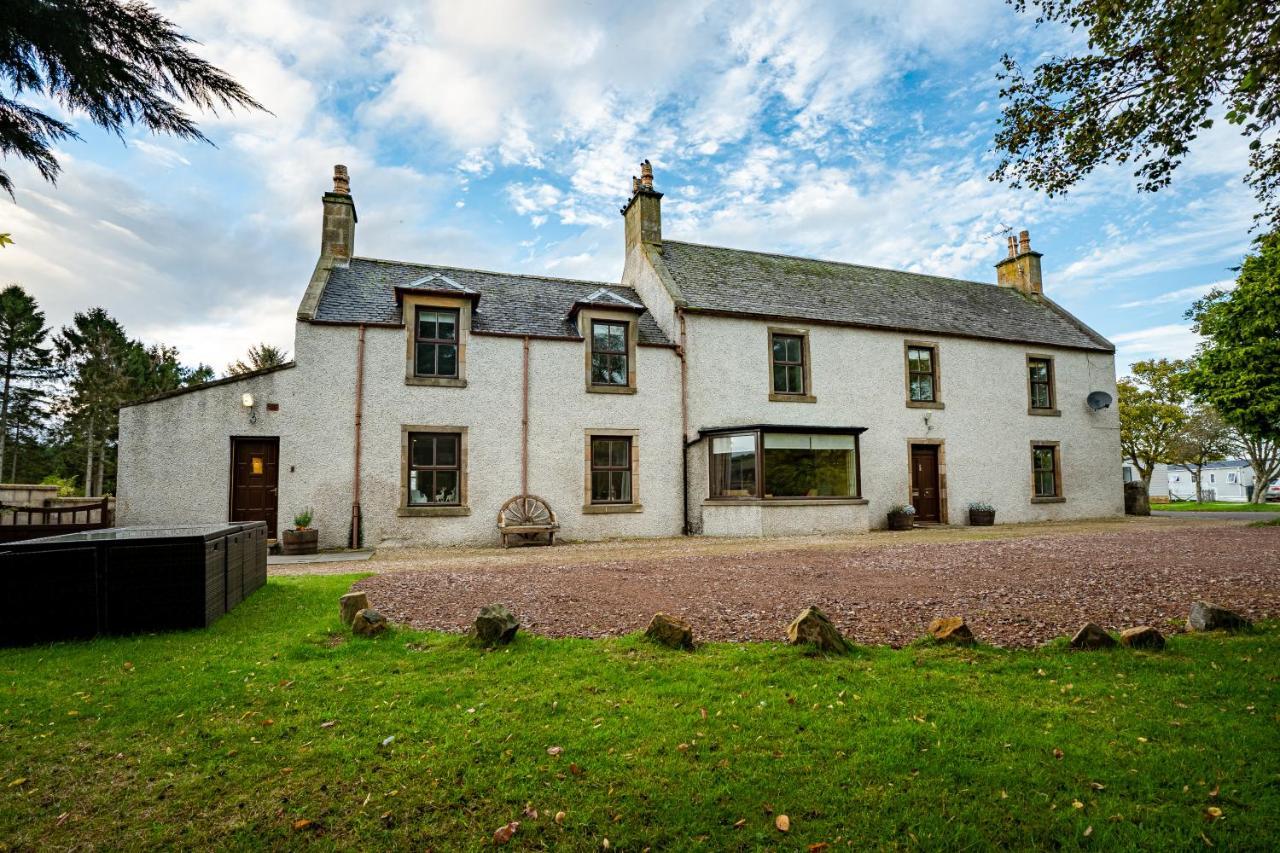 The Farmhouse, 6 Bed Property, * Forres